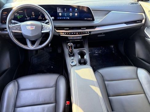 Used 2024 Cadillac XT4 Premium Luxury image 14