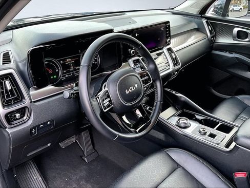 Used 2022 Kia Sorento S image 14