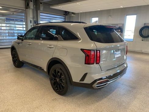 Used 2022 Kia Sorento SX image 10