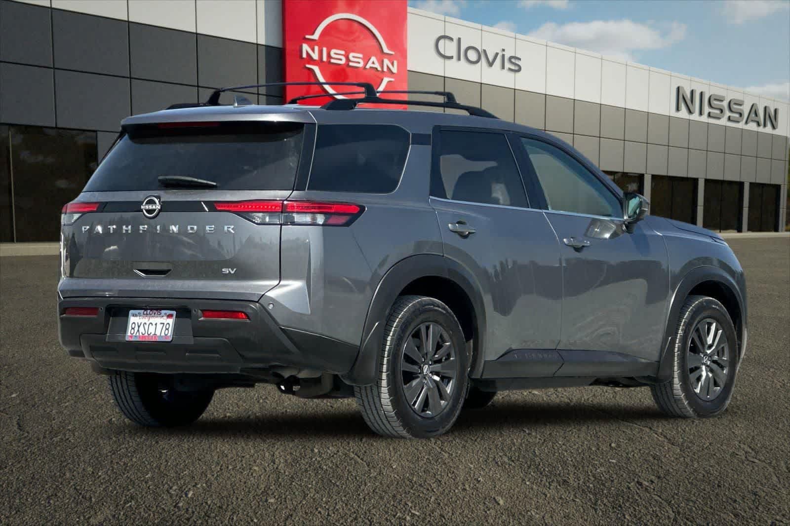 Certified 2022 Nissan Pathfinder SV FWD image 3