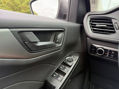 Used 2023 Ford Escape Active image 16