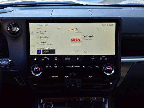 Used 2025 Lexus GX 550 image 40