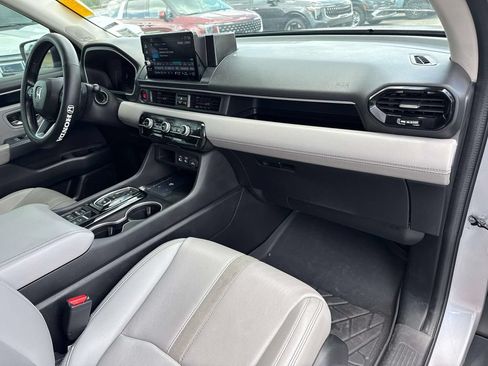 Used 2024 Honda Pilot Touring image 15