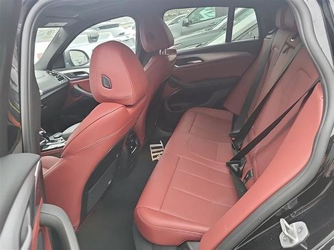 Used 2025 BMW X4 xDrive30i image 4