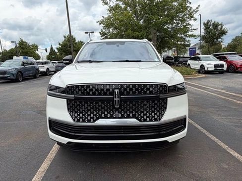New 2025 Lincoln Navigator L Reserve image 14