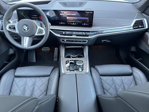 Used 2026 BMW X7 xDrive40i w/ M Sport Package AWD/4WD image 19