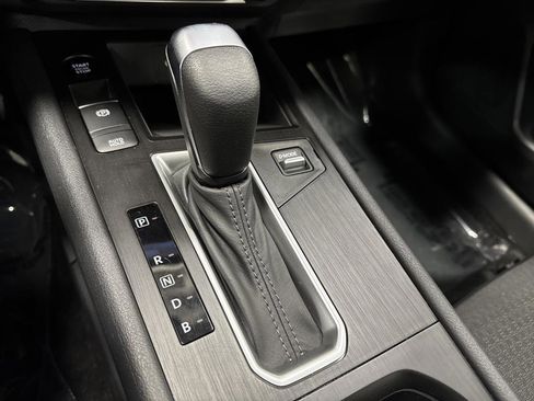 Used 2025 Nissan Kicks S image 18