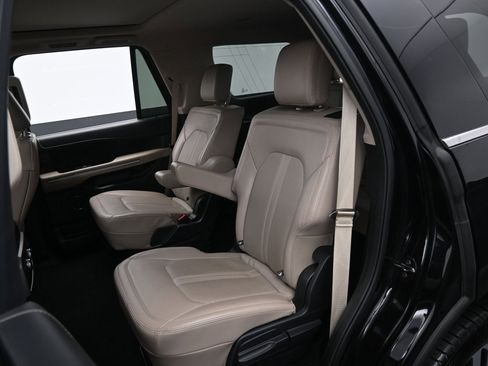 Used 2023 Ford Expedition Limited image 33