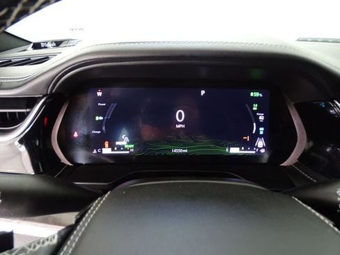 Certified 2022 Jeep Grand Cherokee Overland w/ Advanced Protech Group III AWD/4WD image 18