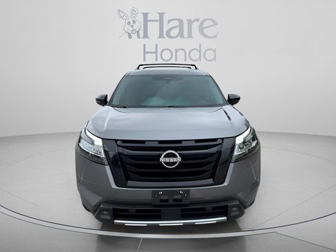 Used 2023 Nissan Pathfinder SL w/ SL Premium Package AWD/4WD image 8