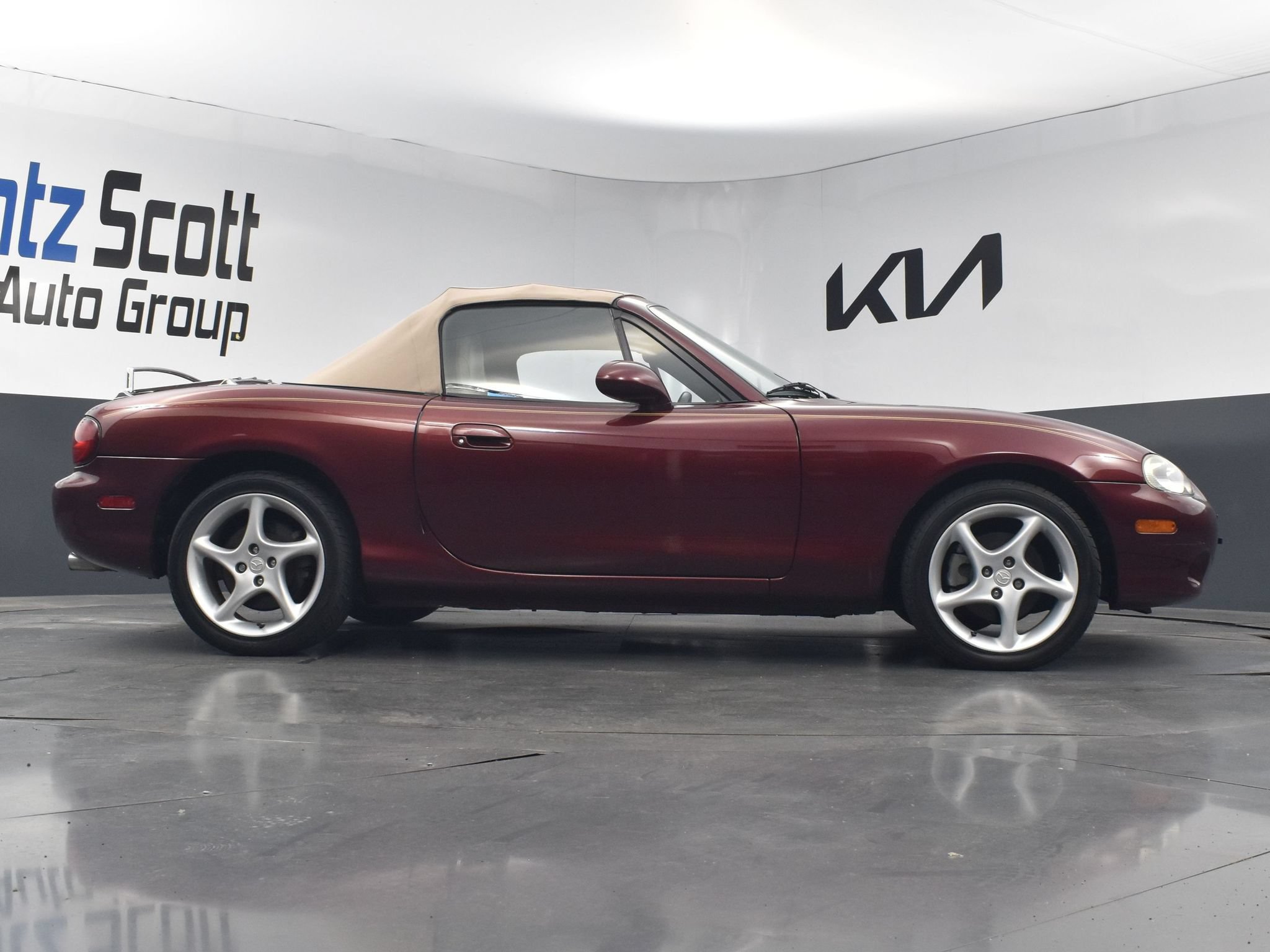 Used 2003 MAZDA MX-5 Miata RWD image 22