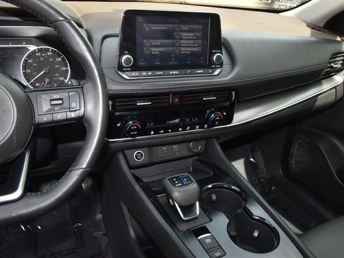 Used 2021 Nissan Rogue SV w/ Premium Package image 27