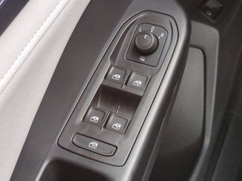 Used 2024 Volkswagen Taos SE image 22