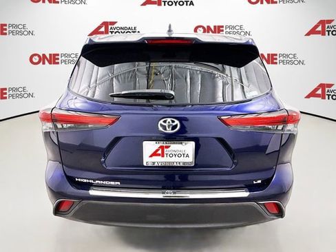 Used 2021 Toyota Highlander LE FWD image 6