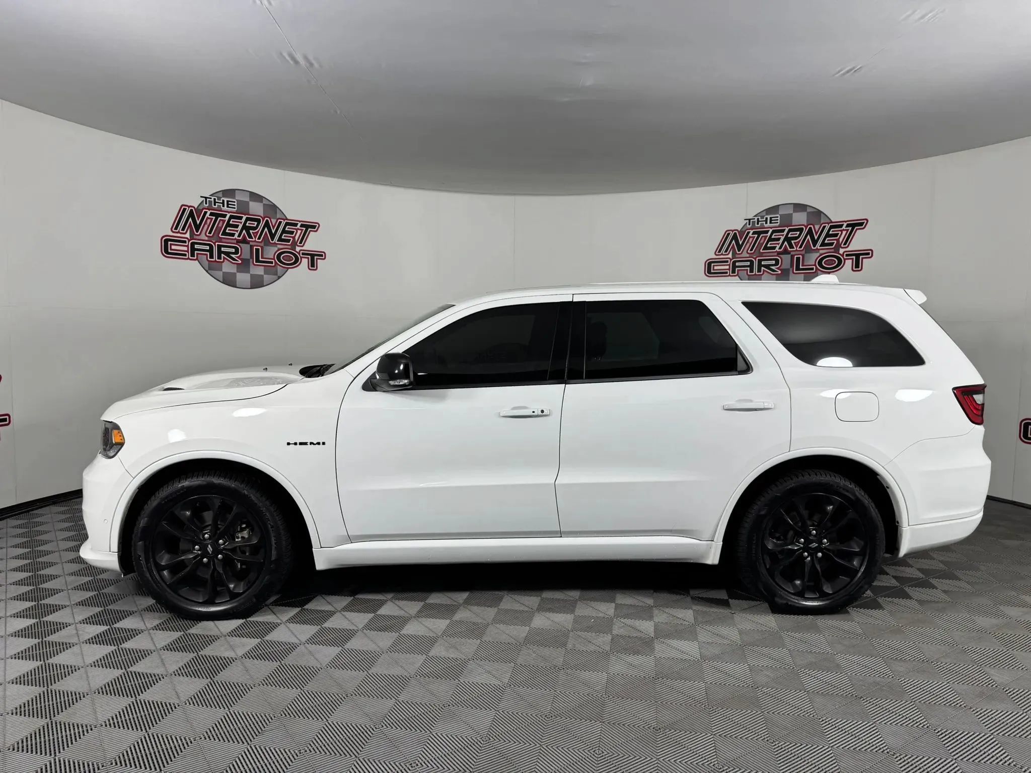 Used 2020 Dodge Durango R/T w/ Blacktop Package AWD/4WD image 4
