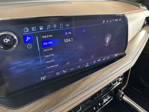 Used 2025 Chevrolet Tahoe High Country image 20