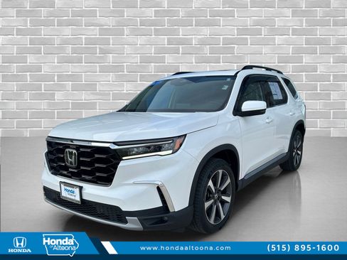 Certified 2023 Honda Pilot Touring image 1
