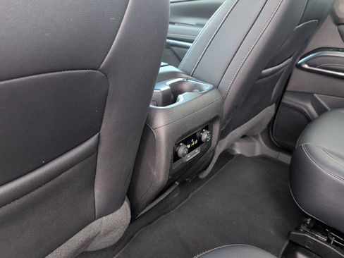 Certified 2025 Chevrolet Traverse LT FWD image 31