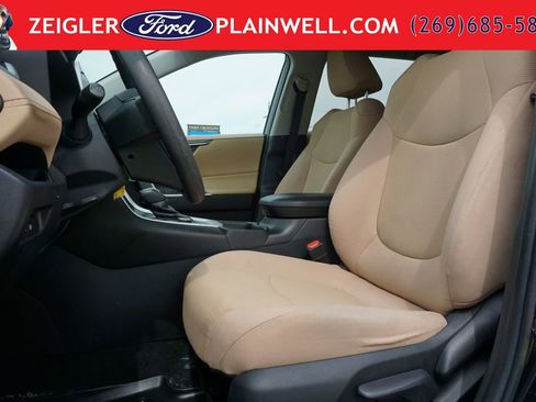 Used 2023 Toyota RAV4 LE AWD/4WD image 16