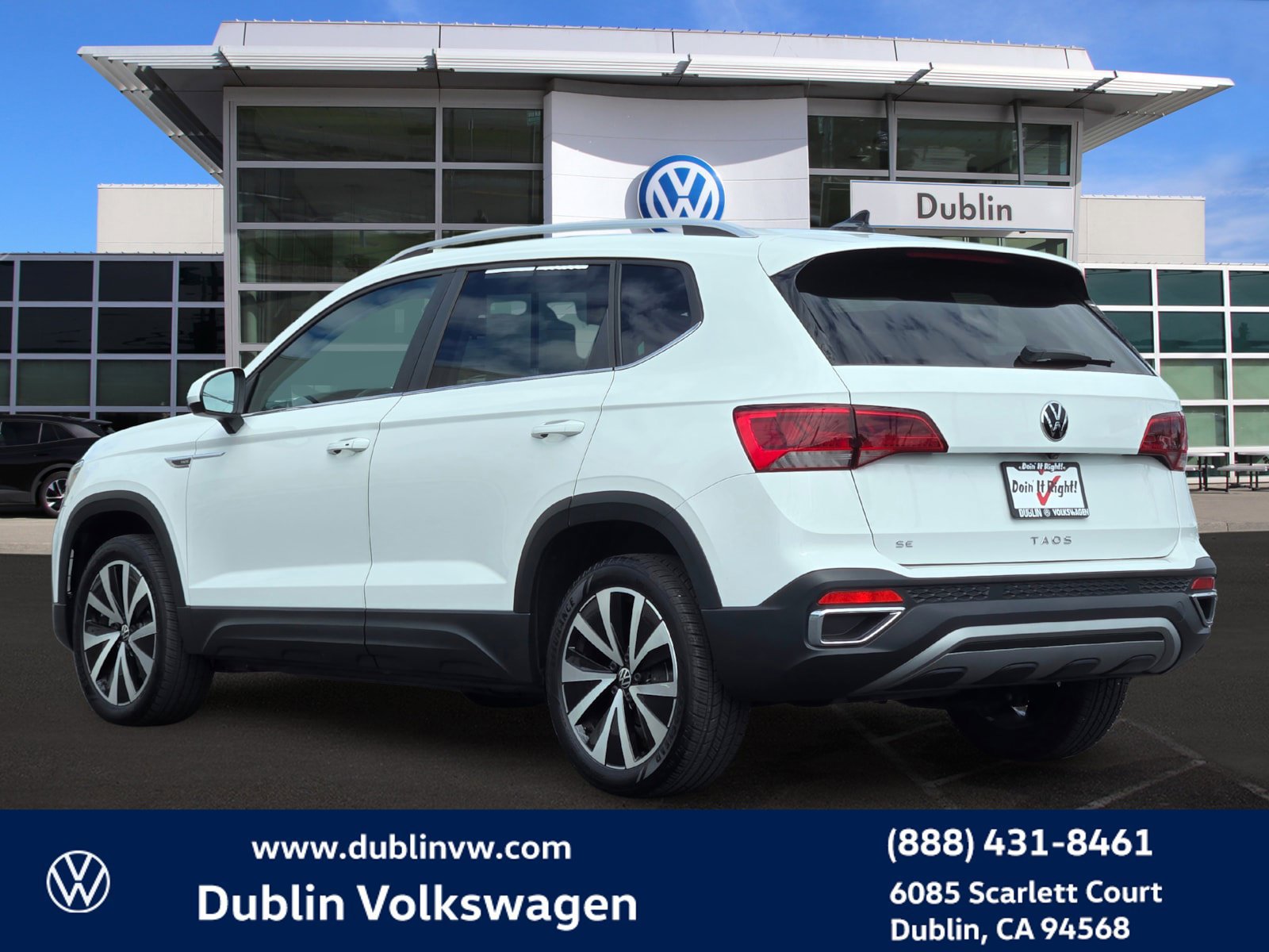 Certified 2023 Volkswagen Taos SE w/ Panoramic Sunroof Package FWD image 6