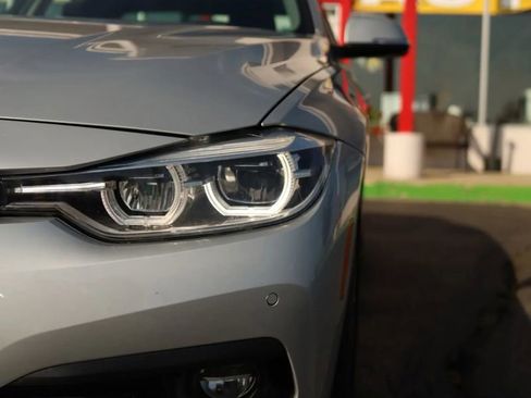 Used 2018 BMW 320i xDrive Sedan w/ Convenience Package AWD/4WD image 45