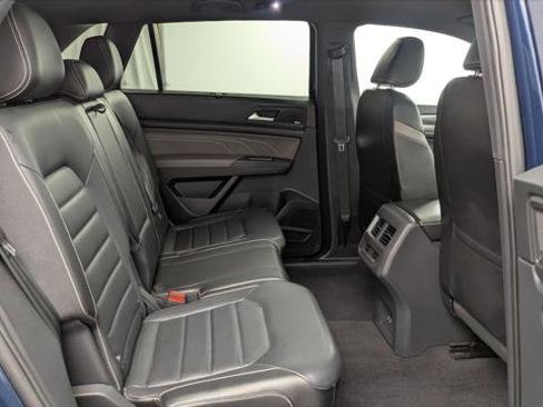 Used 2022 Volkswagen Atlas Cross Sport SEL Premium R-Line AWD/4WD image 18