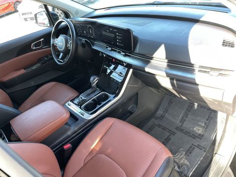 Certified 2024 Kia Carnival SX Prestige image 11