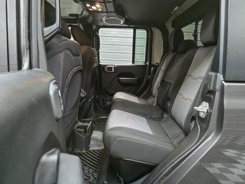 Used 2023 Jeep Gladiator Sport AWD/4WD image 18