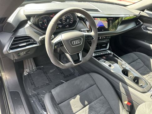 Used 2022 Audi e-tron GT Premium Plus image 2