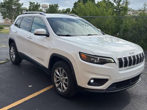 Used 2021 Jeep Cherokee Latitude Plus AWD/4WD image 5
