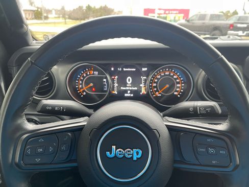 Used 2022 Jeep Gladiator Sport image 20
