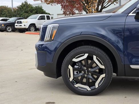 New 2025 Kia Telluride S image 5