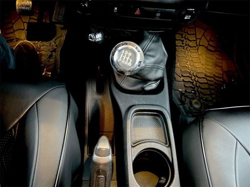 Used 2015 Jeep Wrangler Unlimited Sahara w/ Max Tow Package image 14