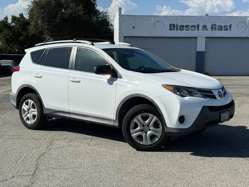 Used 2013 Toyota RAV4 LE FWD image 1