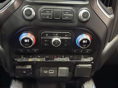 Used 2020 GMC Sierra 2500 AT4 w/ AT4 Premium Package image 37