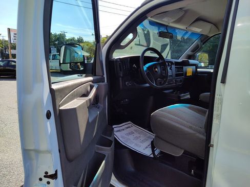 Used 2019 Chevrolet Express 2500 w/ Driver Convenience Package image 11