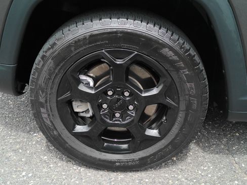 Used 2024 Jeep Compass Trailhawk AWD/4WD image 28