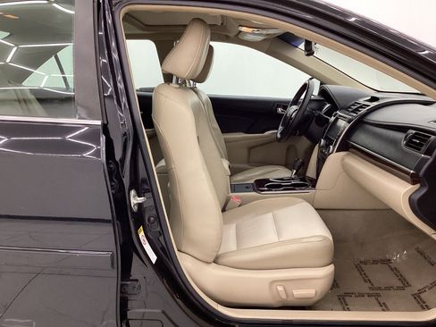 Used 2014 Toyota Camry XLE image 17