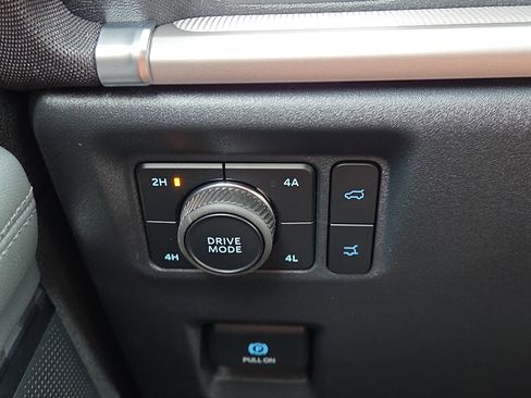 New 2026 Ford Expedition Active image 18