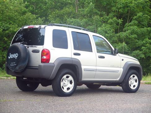 Used 2002 Jeep Liberty Sport AWD/4WD image 4