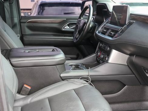 Used 2022 Chevrolet Suburban Z71 image 18