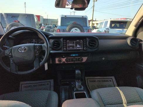 Used 2022 Toyota Tacoma SR AWD/4WD image 12
