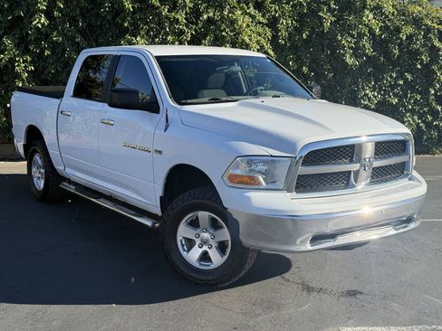 Used 2011 RAM 1500 Classic SLT AWD/4WD image 2