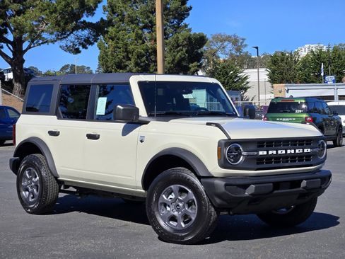 Used 2026 Ford Bronco Big Bend AWD/4WD image 2