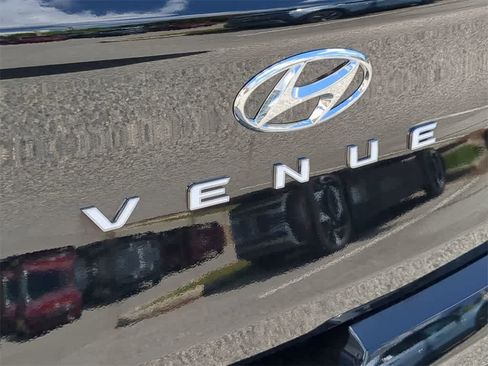New 2026 Hyundai Venue SE image 13