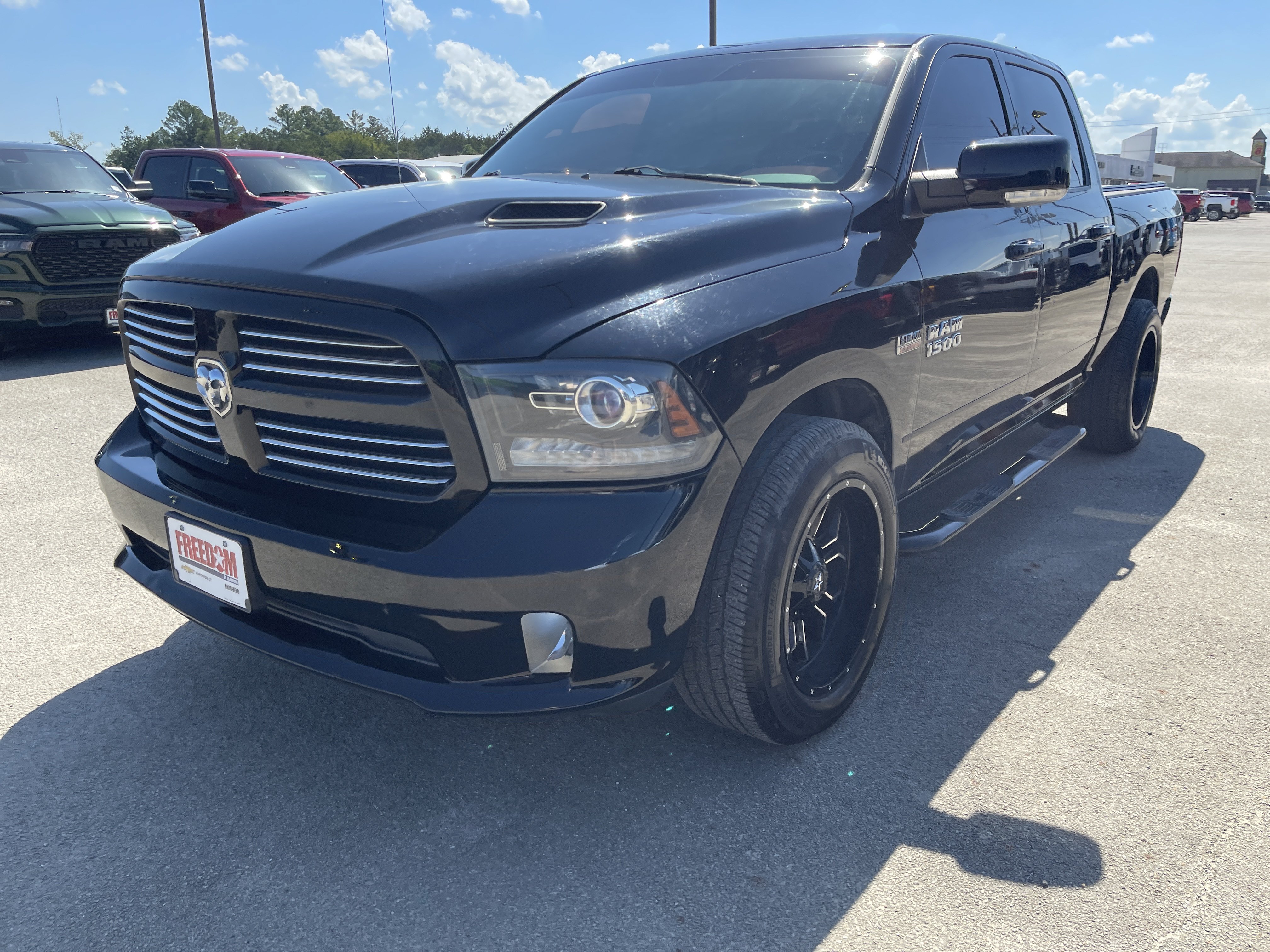 Used 2014 RAM 1500 Sport w/ Remote Start & Security Group AWD/4WD image 8