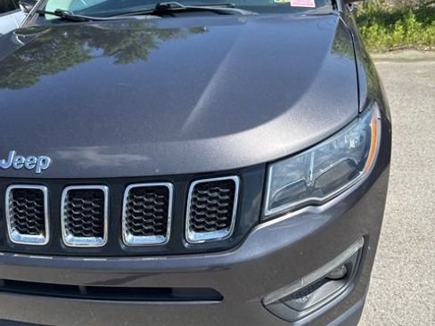 Used 2020 Jeep Compass Latitude w/ Cold Weather Group AWD/4WD image 3