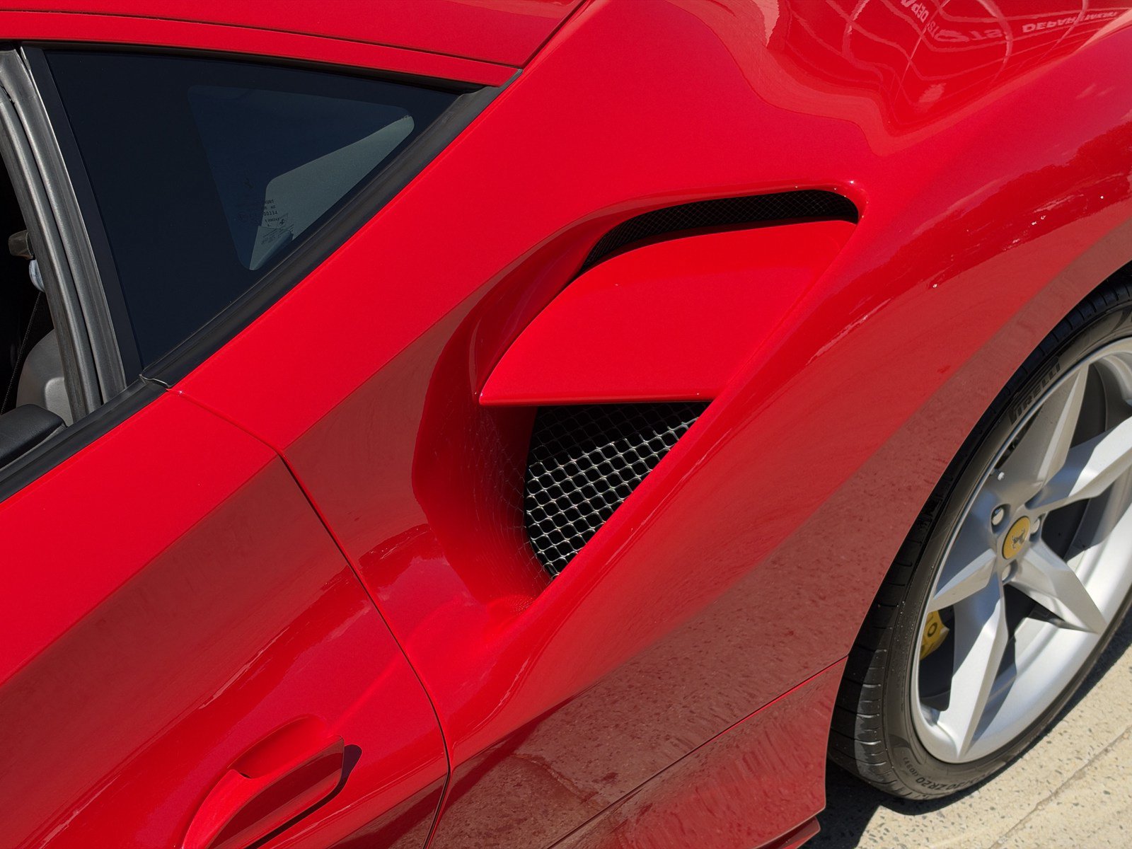 Used 2017 Ferrari 488 GTB RWD image 17