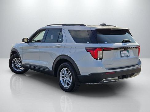 Used 2026 Ford Explorer Active w/ Active Comfort Package RWD image 6