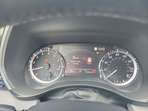 Certified 2024 Toyota Highlander XLE FWD image 30